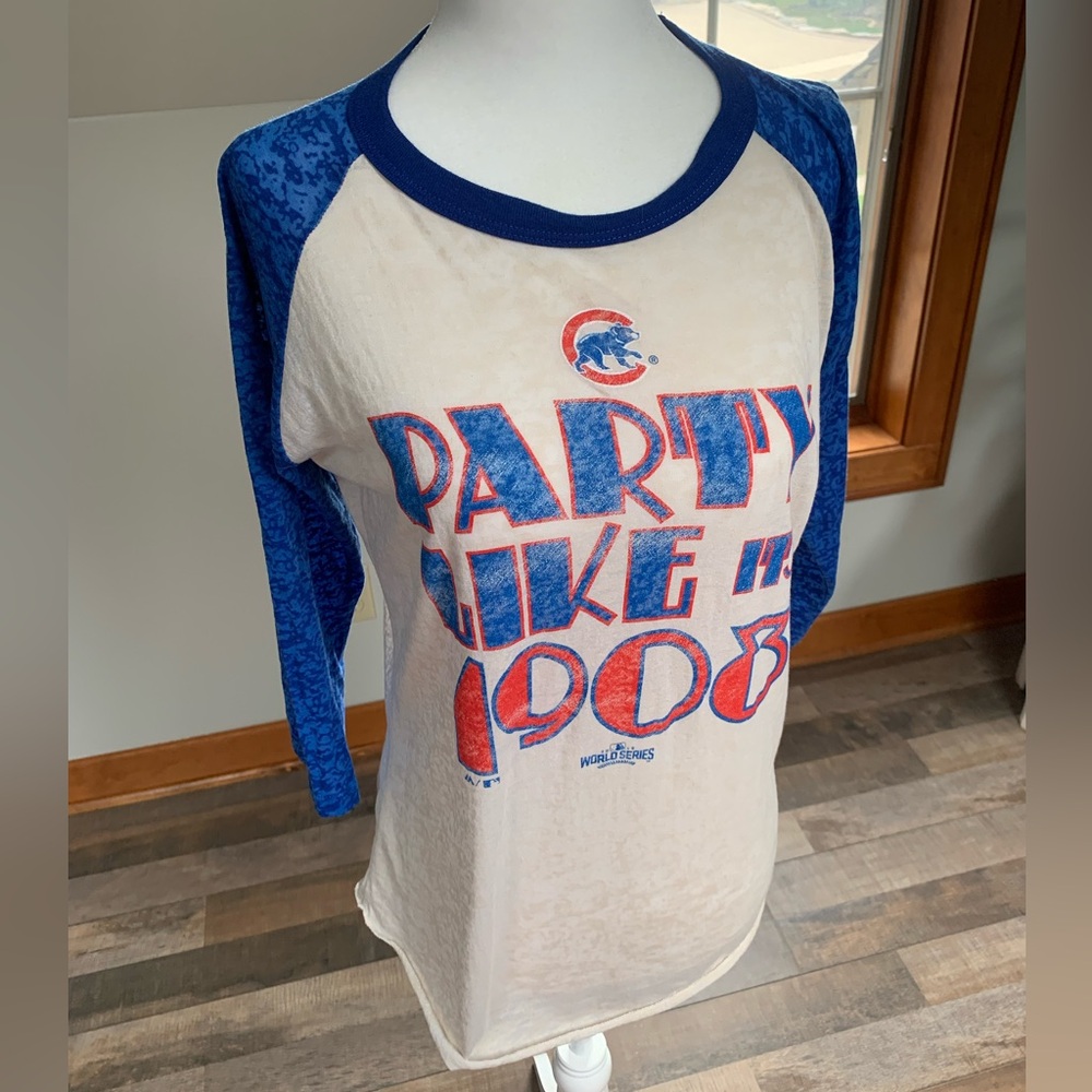 Cubs baseball tee